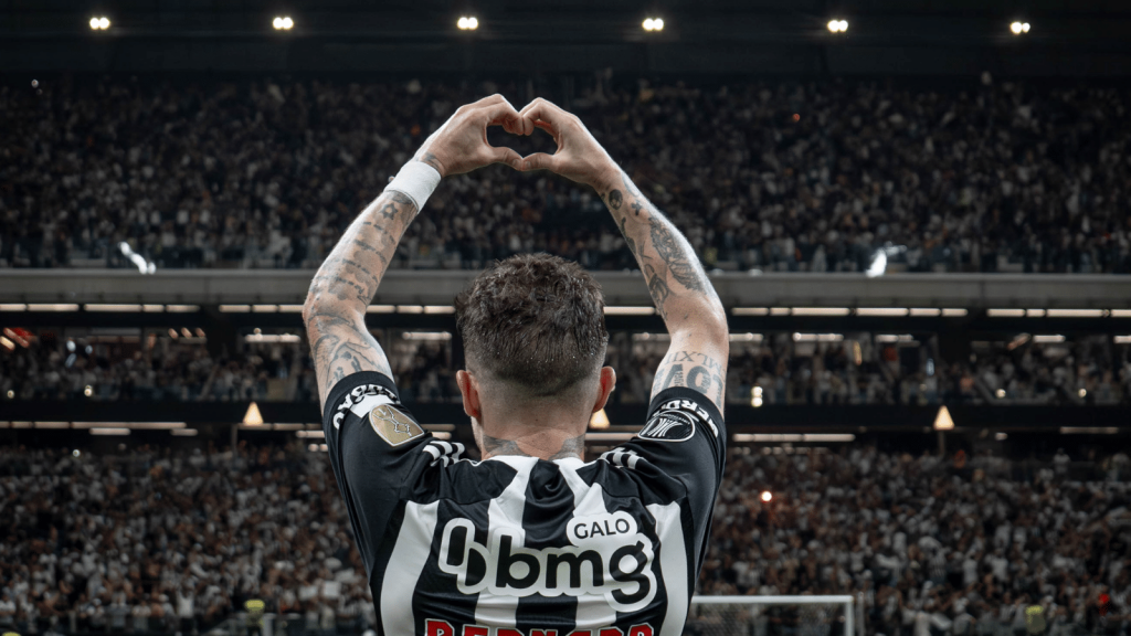 bernard-torcida-galo.png